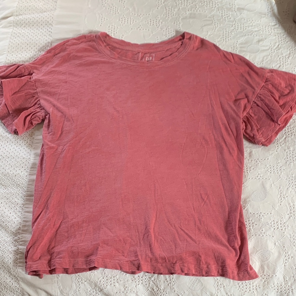 •Gap Dusty Rose Short Sleeve Ruffle Tee•